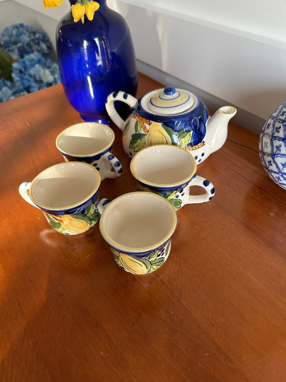 Ceramic Teapot and 4 cups Miniature Hand painted Lemon design Vintage tea set - Picture 3 of 9
